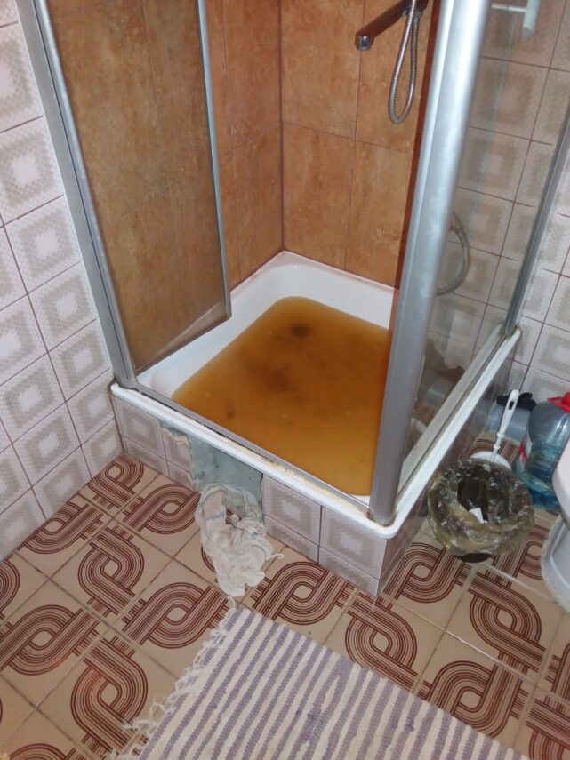 Dėl nuotekų sistemos gedimo 803 patalpoje